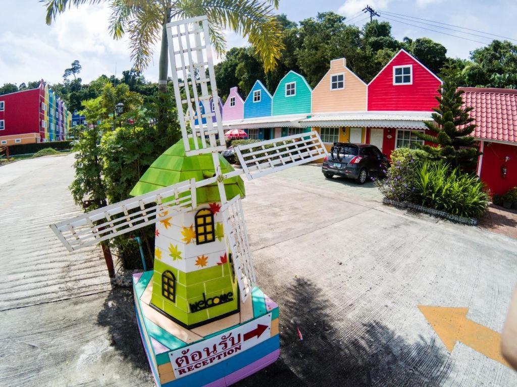 Holland Resort Phuket Kültér fotó