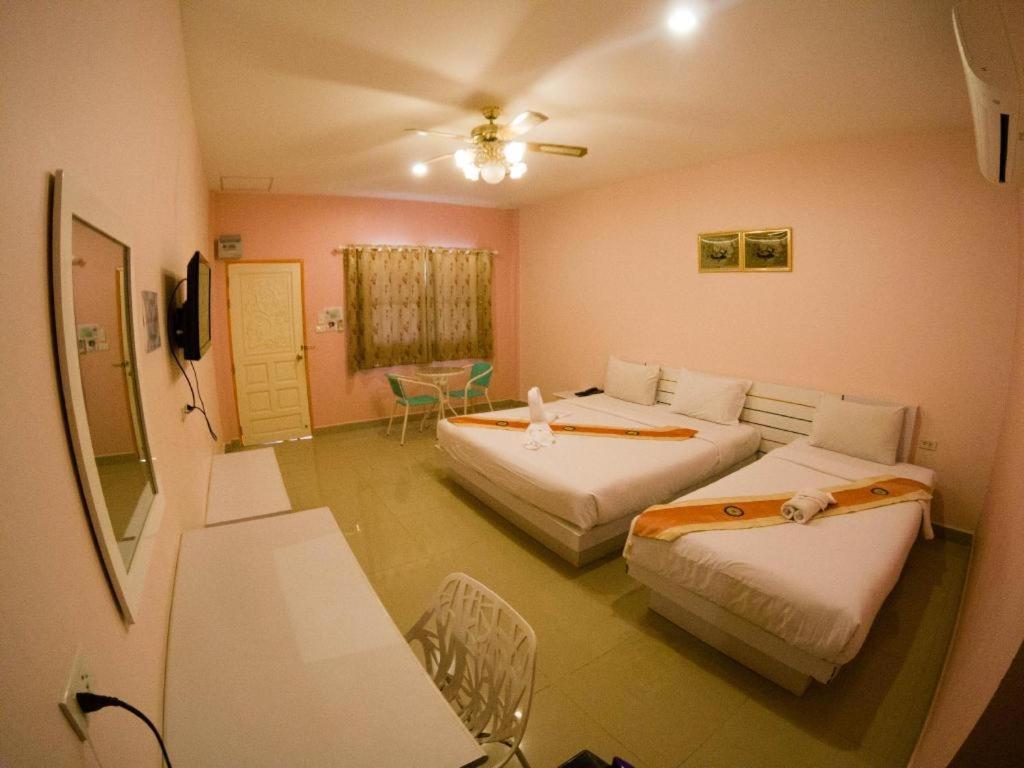 Holland Resort Phuket Kültér fotó